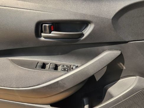 Used 2025 Toyota Corolla LE FWD image 17