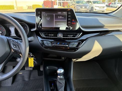 Used 2021 Toyota C-HR LE FWD image 11