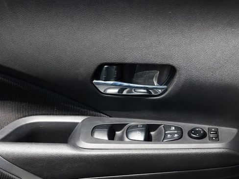 Used 2021 Nissan Kicks SV FWD image 45