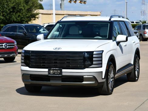 Used 2026 Hyundai Palisade SEL FWD image 2