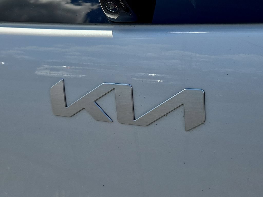 Used 2022 Kia Niro Touring Special Edition FWD image 29