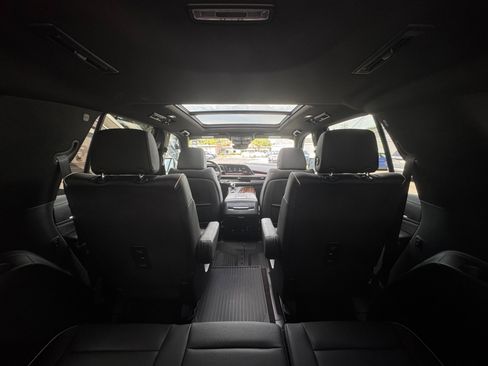 Used 2024 Cadillac Escalade Premium Luxury w/ Performance Package AWD/4WD image 56