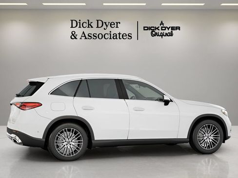 Used 2026 Mercedes-Benz GLC 300 image 14
