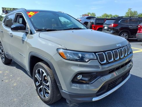 Used 2022 Jeep Compass Limited w/ Sun and Sound Group AWD/4WD image 8