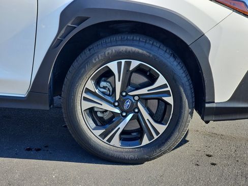 Used 2024 Subaru Crosstrek 2.0i Premium w/ Crosstrek Mirror Package AWD/4WD image 10