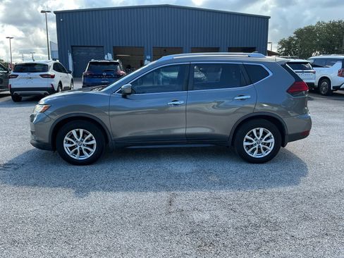 Used 2017 Nissan Rogue SV FWD image 5