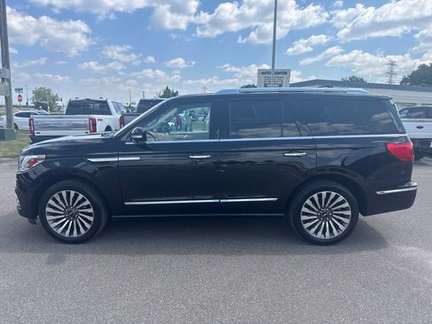Used 2019 Lincoln Navigator Reserve w/ Cargo Package AWD/4WD image 2