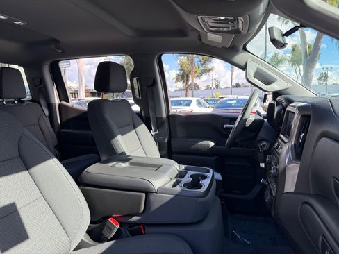 Used 2020 Chevrolet Silverado 1500 Custom w/ Custom Value Package image 19