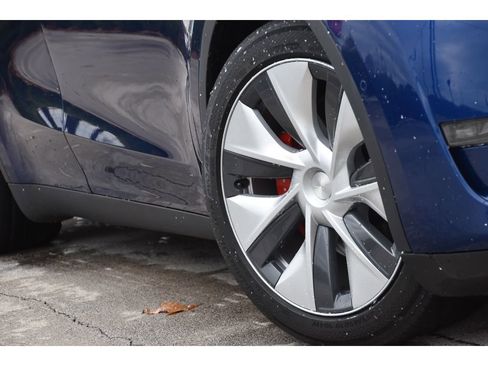Used 2020 Tesla Model Y Performance image 9