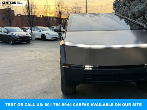 Used 2024 Tesla Cybertruck AWD Crew Cab image 13