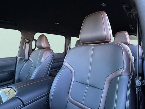 New 2026 Nissan Armada SL w/ Captain's Chari Seat Package image 30