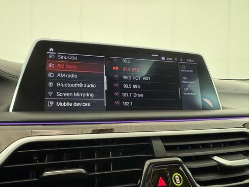 Used 2022 BMW 750i xDrive w/ Executive Package image 21