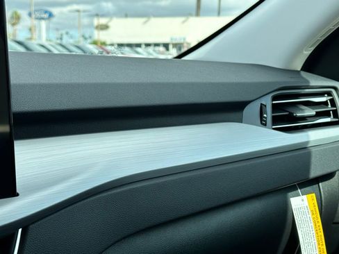 New 2024 Ford Escape SE w/ PHEV Premium Package image 16