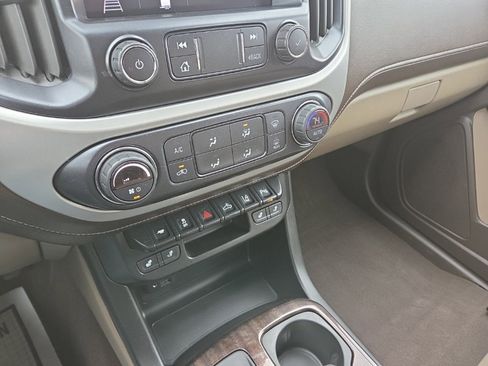 Used 2020 GMC Canyon SLT w/ Driver Alert Package image 33