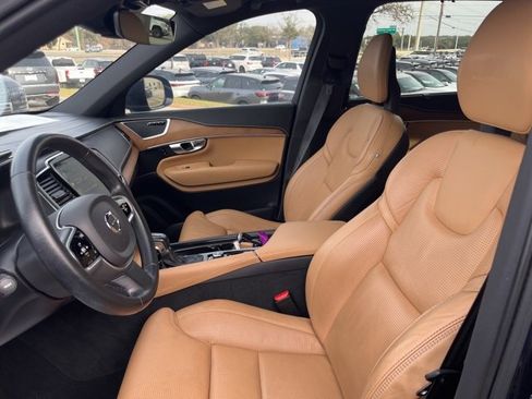 Used 2017 Volvo XC90 T6 Inscription w/ Vision Package image 8