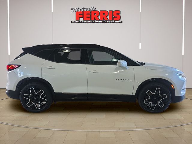 Used 2023 Chevrolet Blazer RS w/ Driver Confidence II Package AWD/4WD image 6