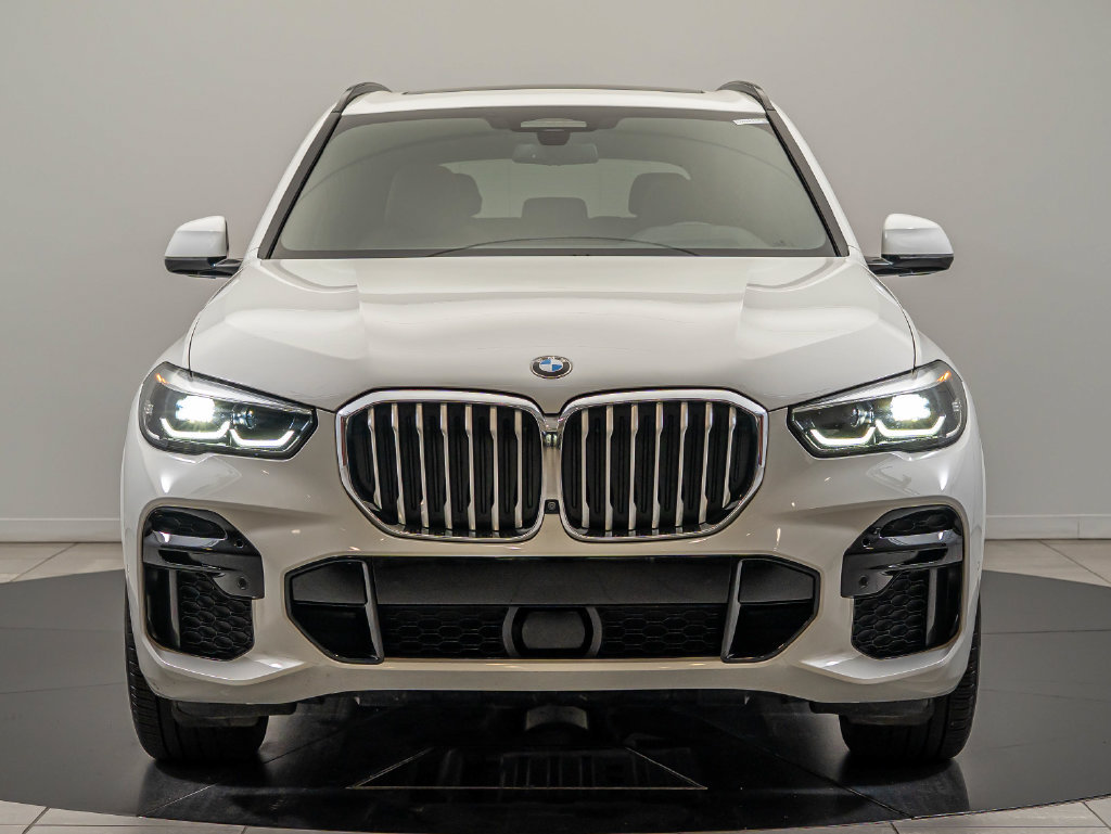 Used 2022 BMW X5 xDrive40i w/ M Sport Package AWD/4WD image 2