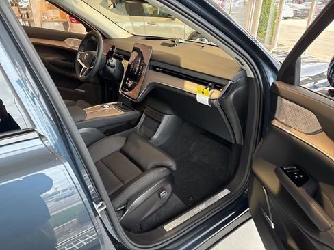 New 2025 Volvo EX90 Ultra image 14