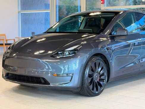 Used 2022 Tesla Model Y Performance AWD/4WD image 3