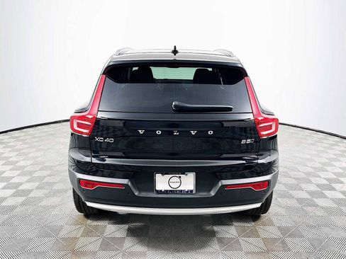 Used 2025 Volvo XC40 B5 Core w/ Protection Package Premier image 6