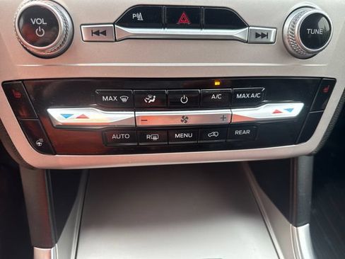 Used 2023 Ford Explorer XLT w/ Equipment Group 202A AWD/4WD image 39