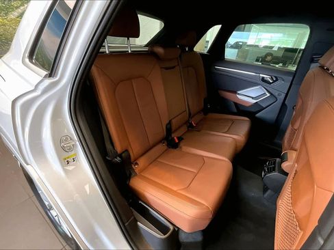 Certified 2025 Audi Q3 2.0T Premium Plus w/ Premium Plus Package image 20