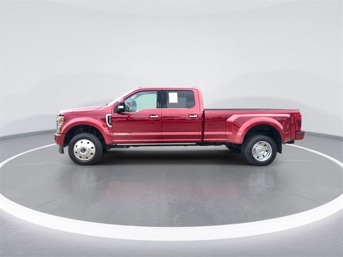 Used 2022 Ford F450 Limited image 5