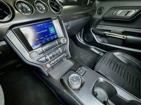 Used 2021 Ford Mustang Shelby GT500 w/ Technology Package RWD image 17