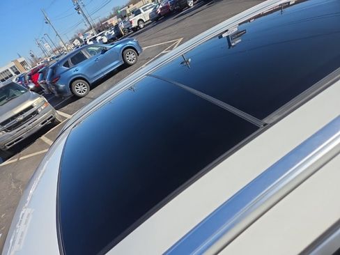 Used 2019 BMW X3 sDrive30i w/ Premium Package image 12