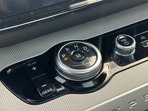 New 2025 Ford Expedition Active image 23