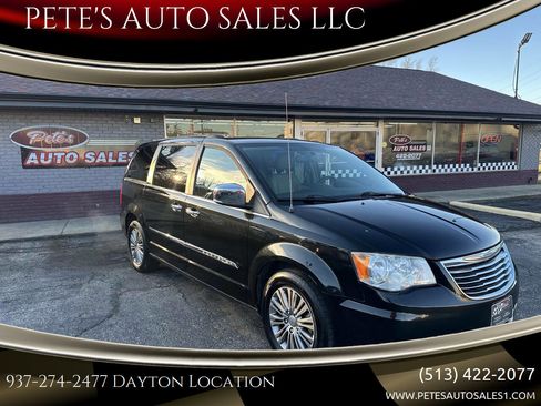 Used 2015 Chrysler Town & Country Touring-L w/ Driver Convenience Group image 1
