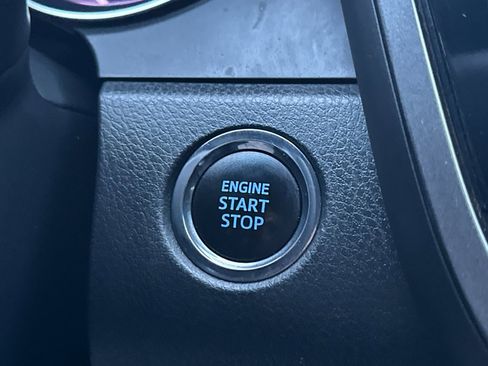 Used 2019 Toyota Camry LE image 18