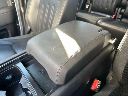 Used 2020 Land Rover Defender 110 First Edition image 47