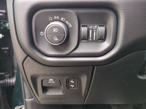 New 2026 RAM 1500 4x4 Crew Cab image 18