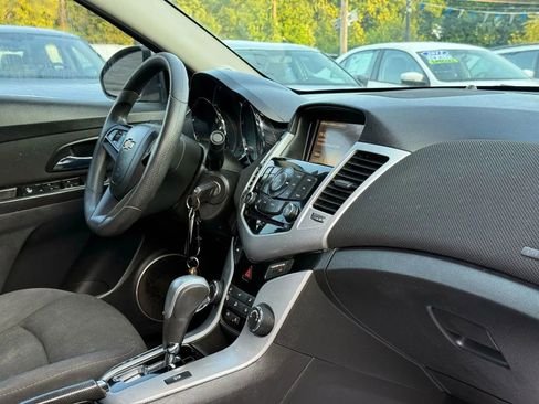 Used 2016 Chevrolet Cruze LT w/ Sun And Sound Package image 50