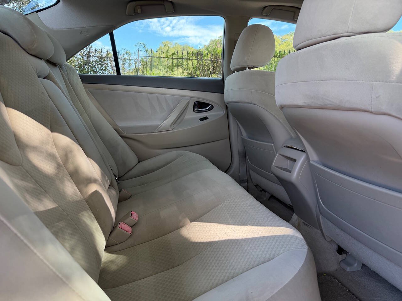 Used 2009 Toyota Camry LE FWD image 15