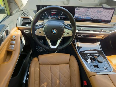 Used 2023 BMW X7 xDrive40i w/ Premium Package image 22