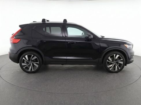 Certified 2023 Volvo XC40 B5 Ultimate w/ Protection Package Premier AWD/4WD image 8