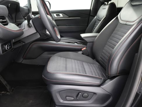 Used 2025 Ford Explorer ST-Line image 8