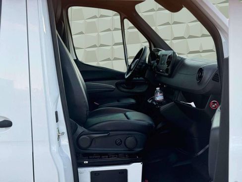 Used 2020 Mercedes-Benz Sprinter 3500 image 14