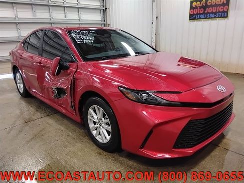Used 2025 Toyota Camry LE image 1