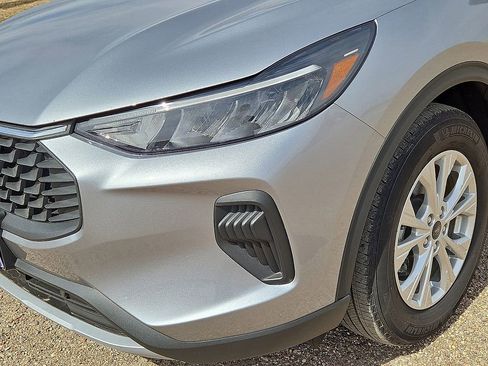 Used 2023 Ford Escape Active image 9