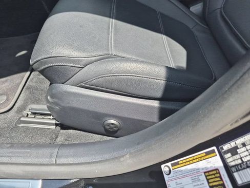 Used 2025 Mercedes-Benz C 300 Sedan image 14