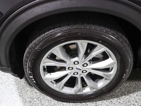 Used 2020 Ford Explorer XLT w/ Equipment Group 202A AWD/4WD image 11