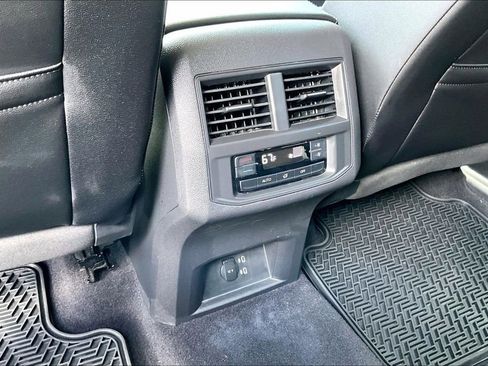 Certified 2021 Volkswagen Atlas SE FWD image 18