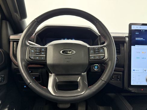 Used 2023 Ford Expedition Limited image 31