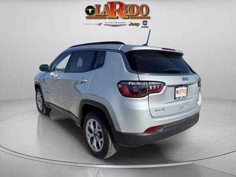 Used 2025 Jeep Compass Latitude image 5