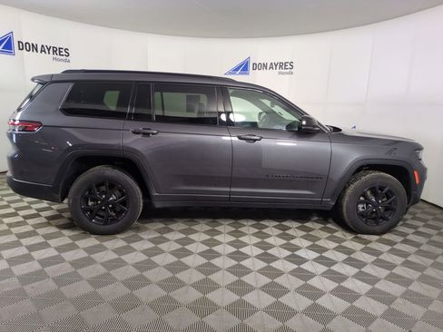 Used 2024 Jeep Grand Cherokee L Altitude image 9