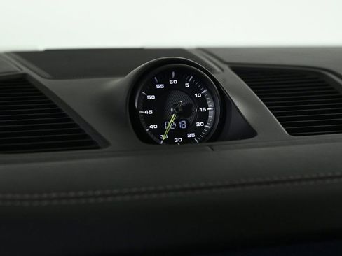 Certified 2022 Porsche Cayenne E-Hybrid image 24