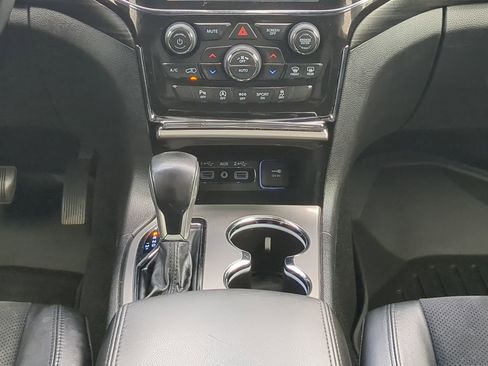 Used 2021 Jeep Grand Cherokee Laredo X image 17